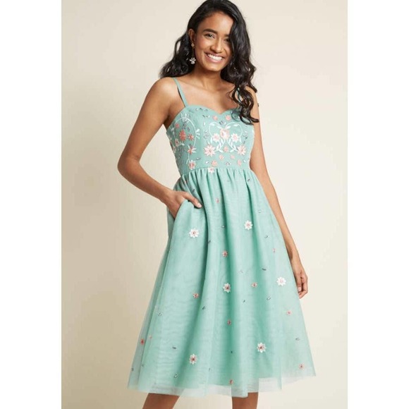 Modcloth Dresses & Skirts - [Modcloth] Couth & Charismatic Sage Fit & Flare Embroidered Midi Dress Sz Large